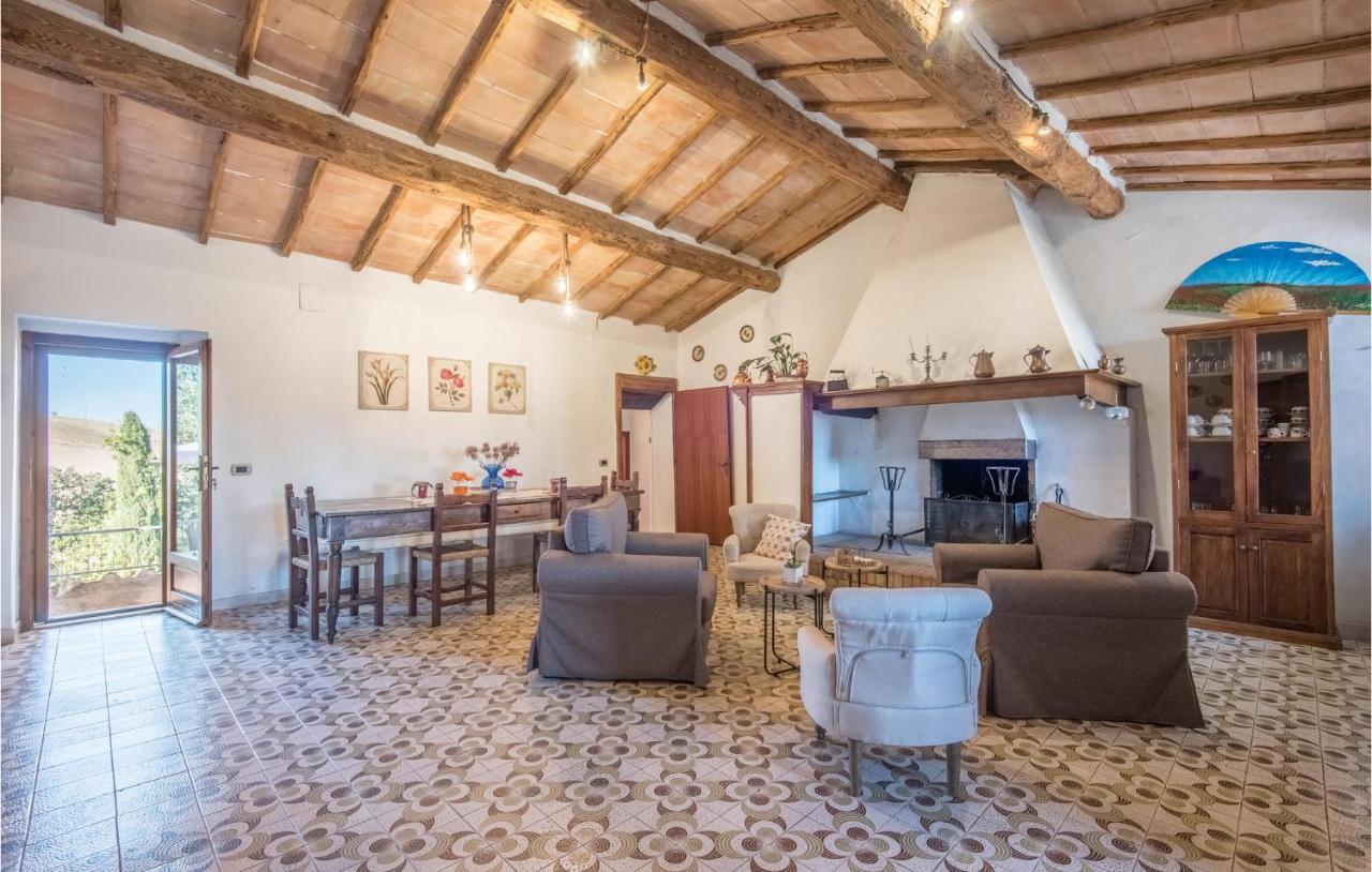 Gorgeous Home In Montalcino With Kitchen エクステリア 写真