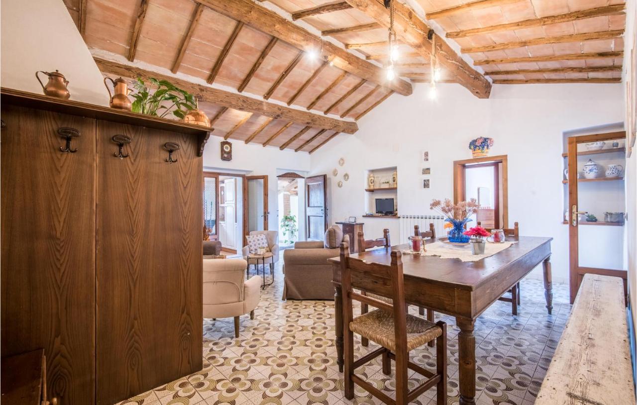 Gorgeous Home In Montalcino With Kitchen エクステリア 写真