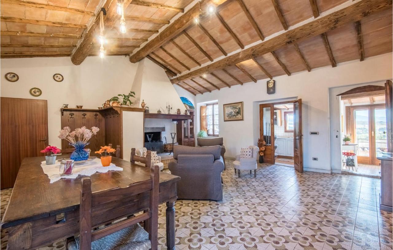 Gorgeous Home In Montalcino With Kitchen エクステリア 写真