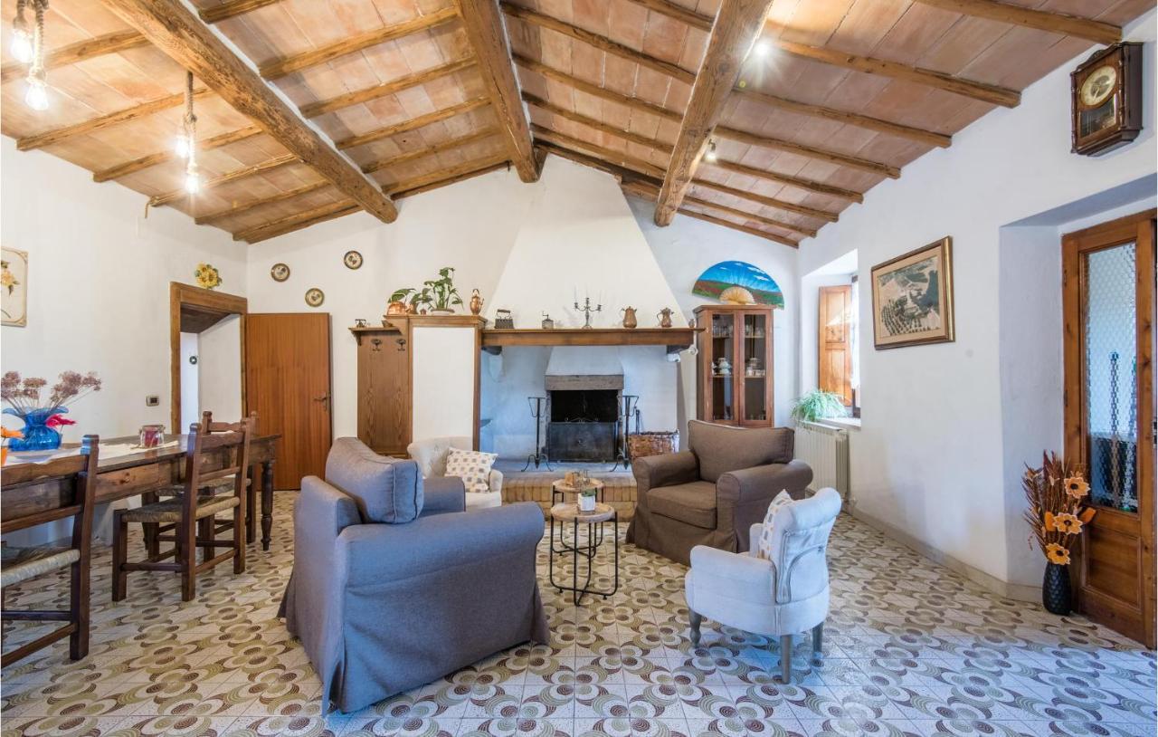 Gorgeous Home In Montalcino With Kitchen エクステリア 写真
